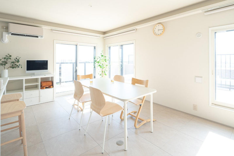 ダイニングテーブルのオーダーメイドは安い?費用相場と注文の5つのコツを解説