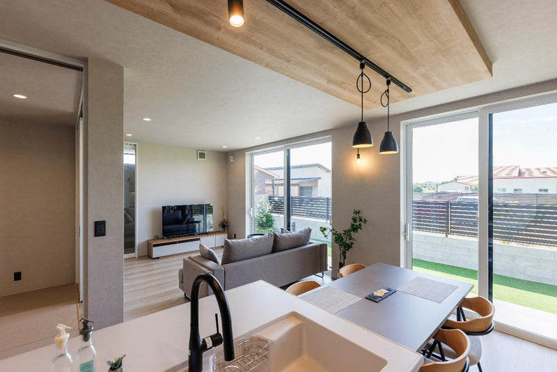 注文住宅で理想的なダイニングテーブルを選ぶコツとは?間取り別・デザイン別にご紹介