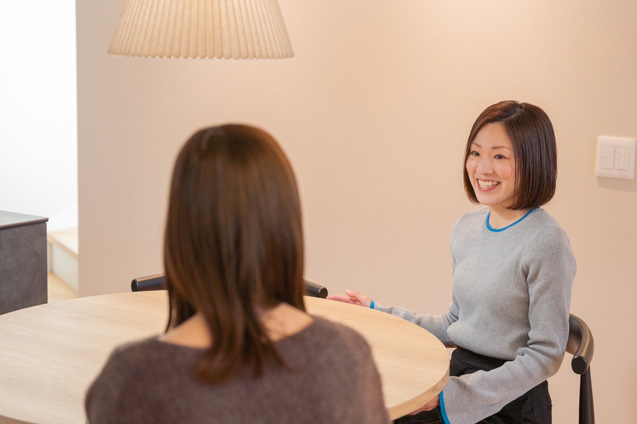 【お客さまインタビュー】みんなの顔が見える、会話が弾む。丸テーブルが叶える「家族円満」なダイニング