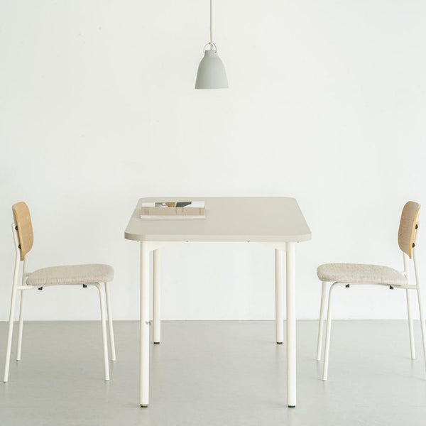 ダイニングチェアの高さの選び方 | テーブルとの相性や差尺の目安を解説