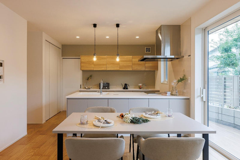 メラミンとセラミックのダイニングテーブルはどちらを選べばいい？特徴の違いを徹底解説