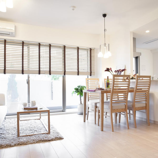 ダイニングチェアでなぜ腰痛になる？製品選びのコツと正しい座り方の3つのポイントを解説